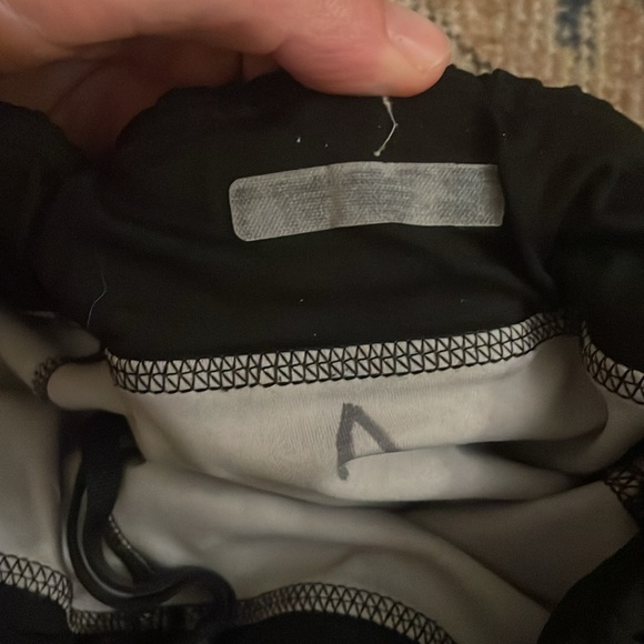 Lululemon athletic shorts - Picture 4 of 7